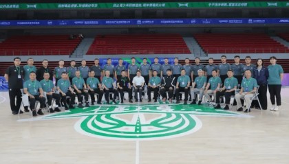 媒体人：郭振明领导下的篮协对裁判管理力度有明显提升