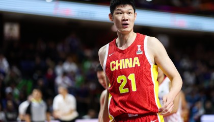 星空电竞-在亚洲杯所有首发球员中，胡金秋登顶投篮命中率＆两分球命中数榜单