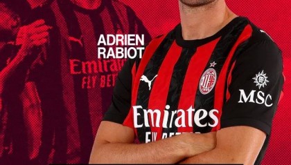 星空电竞平台官网-造点+梅开二度！米兰官方：拉比奥当选vs科莫队内最佳球员